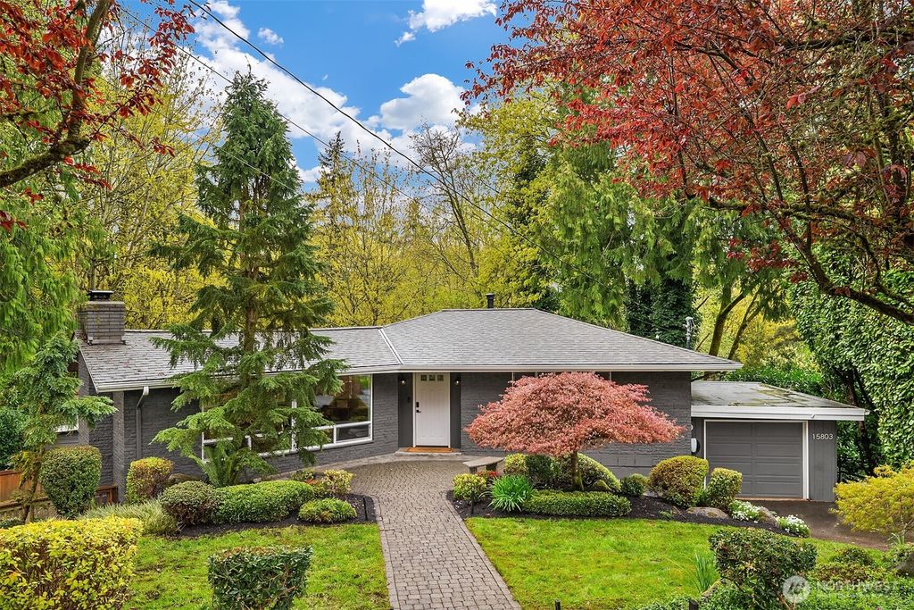 15803 81st Avenue NE, Kenmore, WA 98028