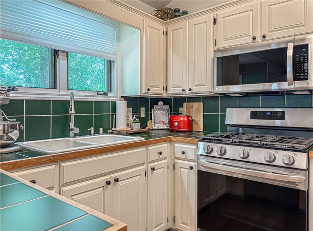 221 Approach Drive, Harrison, AR 72601