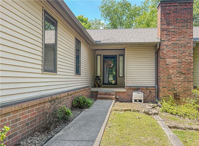 221 Approach Drive, Harrison, AR 72601