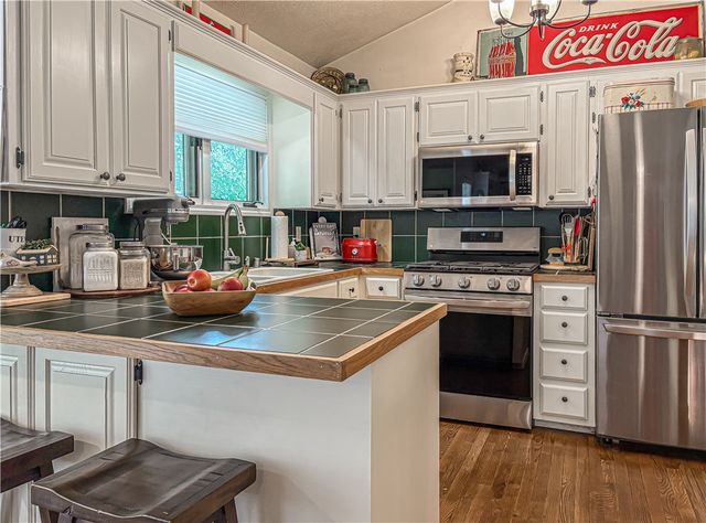 221 Approach Drive, Harrison, AR 72601