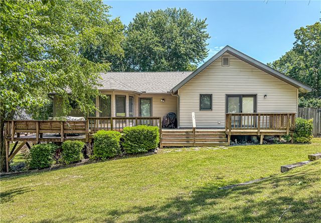 221 Approach Drive, Harrison, AR 72601