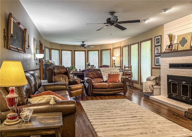 221 Approach Drive, Harrison, AR 72601