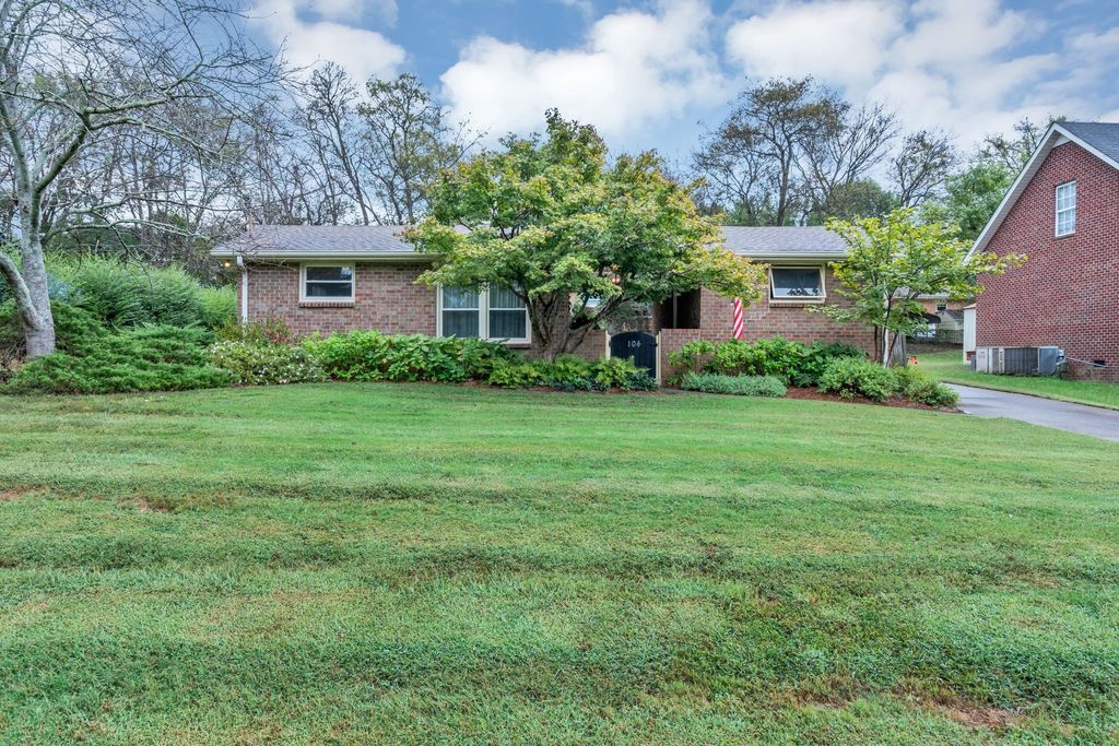 104 Karen Wayne Dr, Old Hickory, TN 37138