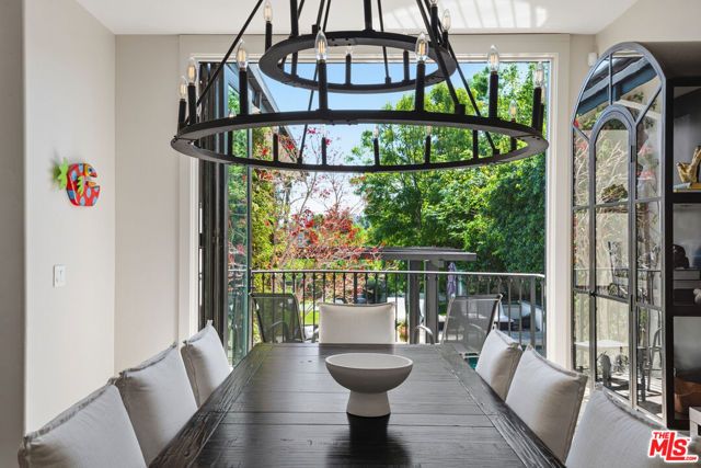 16820 Oak View Drive, Encino (los Angeles), CA 91436