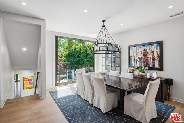 16820 Oak View Drive, Encino (los Angeles), CA 91436