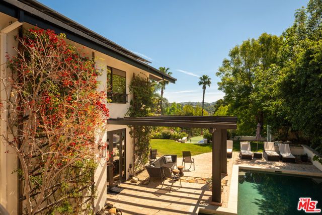 16820 Oak View Drive, Encino (los Angeles), CA 91436