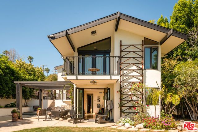 16820 Oak View Drive, Encino (los Angeles), CA 91436