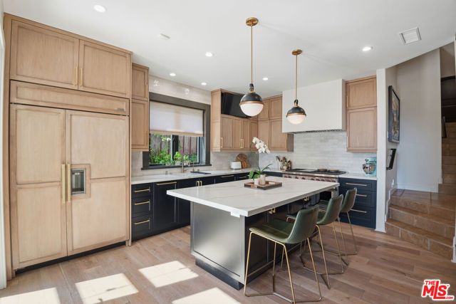 16820 Oak View Drive, Encino (los Angeles), CA 91436