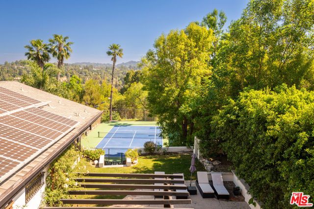 16820 Oak View Drive, Encino (los Angeles), CA 91436