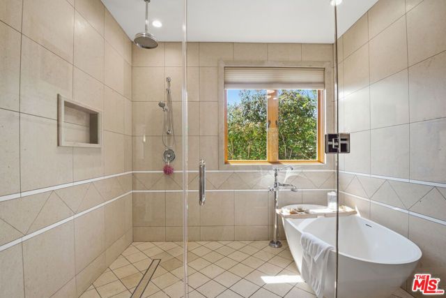 16820 Oak View Drive, Encino (los Angeles), CA 91436