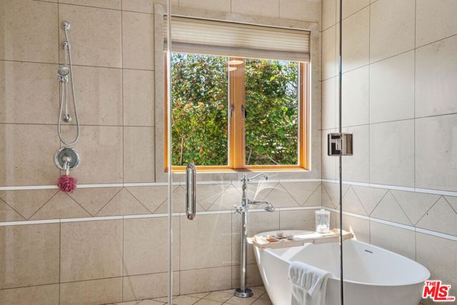 16820 Oak View Drive, Encino (los Angeles), CA 91436