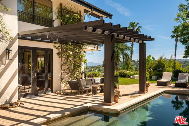 16820 Oak View Drive, Encino (los Angeles), CA 91436