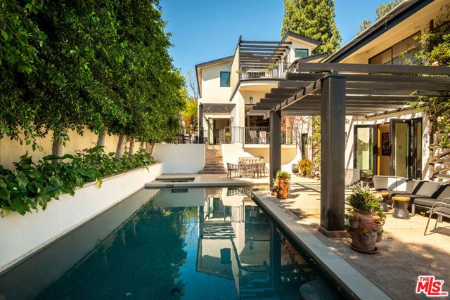 16820 Oak View Drive, Encino (los Angeles), CA 91436