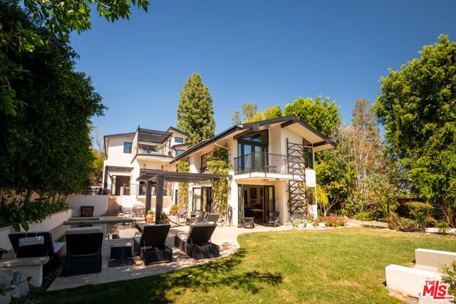 16820 Oak View Drive, Encino (los Angeles), CA 91436