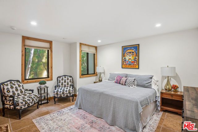 16820 Oak View Drive, Encino (los Angeles), CA 91436