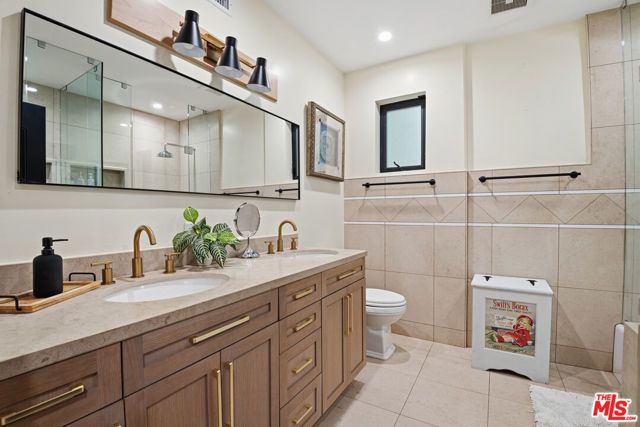 16820 Oak View Drive, Encino (los Angeles), CA 91436