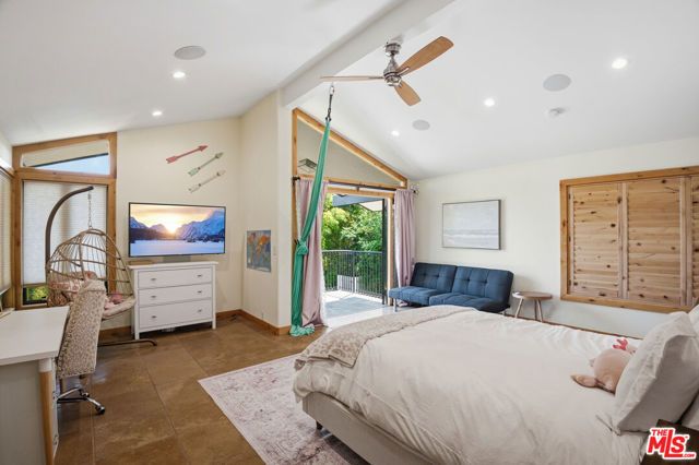 16820 Oak View Drive, Encino (los Angeles), CA 91436