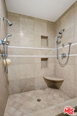 16820 Oak View Drive, Encino (los Angeles), CA 91436