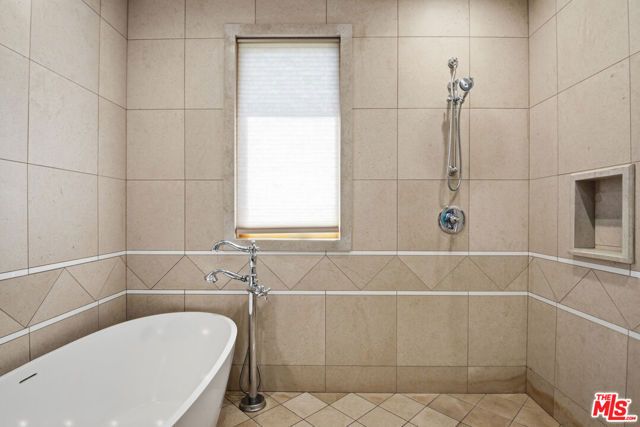 16820 Oak View Drive, Encino (los Angeles), CA 91436