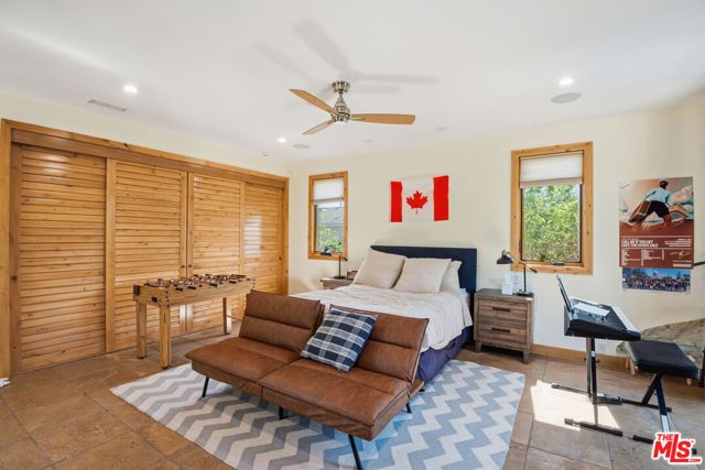 16820 Oak View Drive, Encino (los Angeles), CA 91436