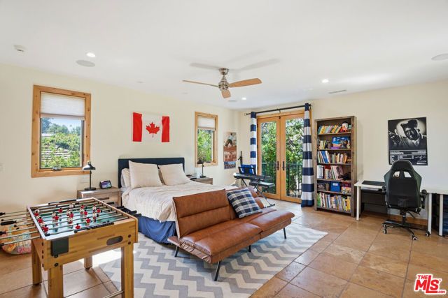 16820 Oak View Drive, Encino (los Angeles), CA 91436