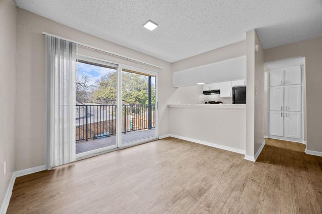 8810 Tallwood Drive 079, Austin, TX 78759