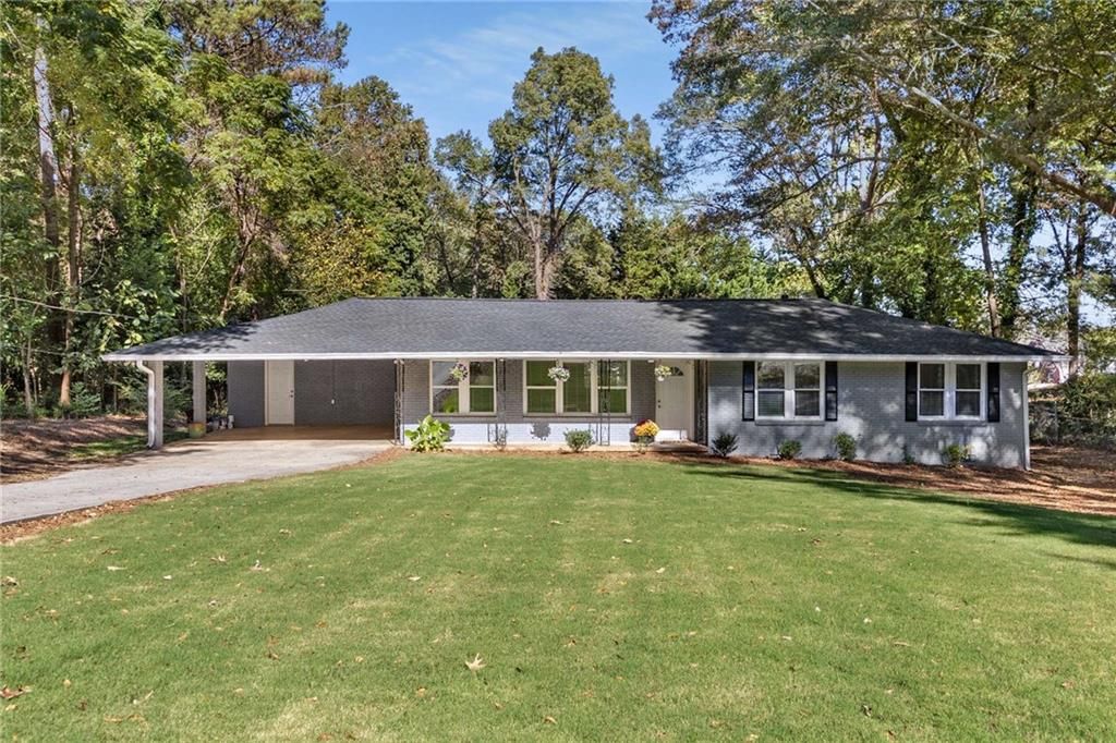 1352 Jennie SW Lane, Lilburn, GA 30047
