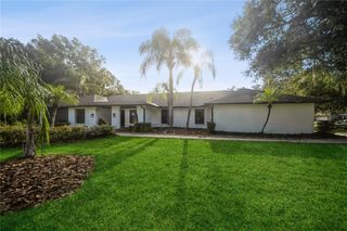 15909 AMBERLY DRIVE, Tampa, FL 33647