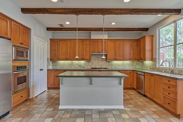 30 Fortuneberry Place, The Woodlands, TX 77382