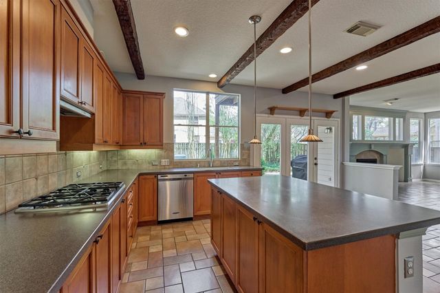 30 Fortuneberry Place, The Woodlands, TX 77382