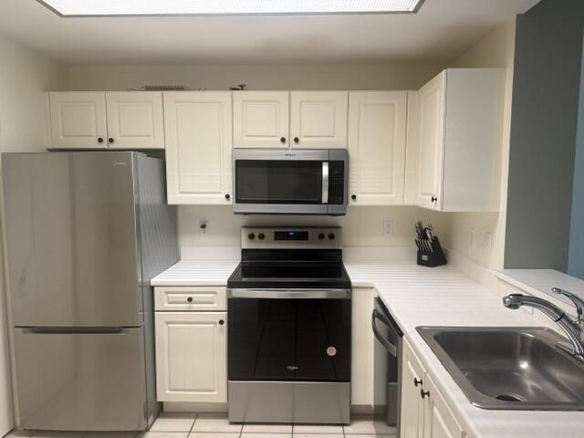 2804 Sarento Place 107, Palm Beach Gardens, FL 33410