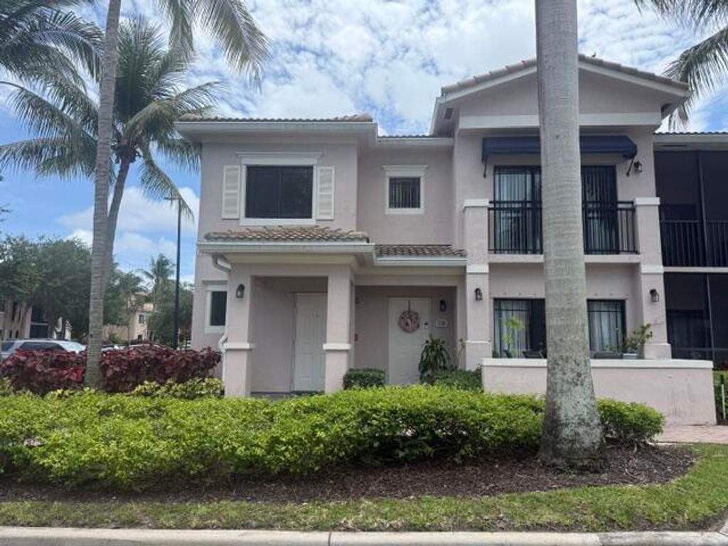 2804 Sarento Place 107, Palm Beach Gardens, FL 33410
