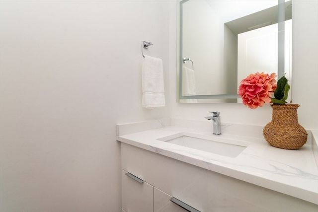 15 Tanglewood C, Boston, MA 02124