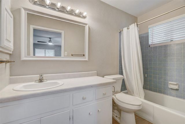 1806 Dixie LN, Round Rock, TX 78664