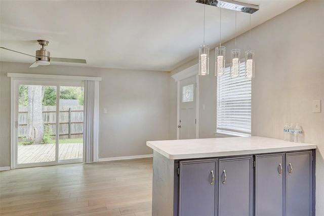 1806 Dixie LN, Round Rock, TX 78664