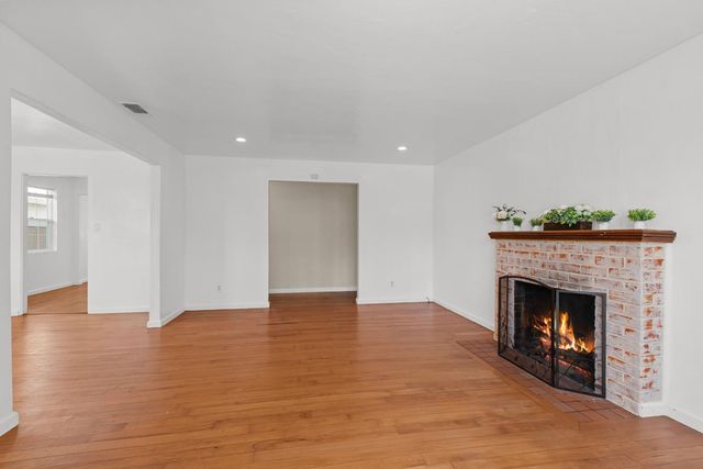 49 El Camino Ave, Sacramento, CA 95815