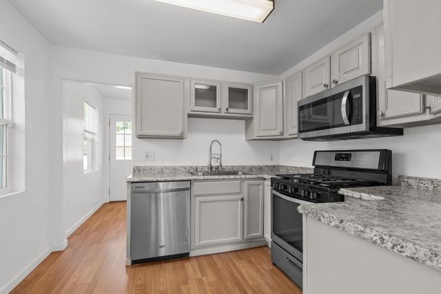 49 El Camino Ave, Sacramento, CA 95815