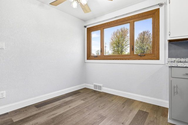 1432 EVANS STREET, Oshkosh, WI 54901