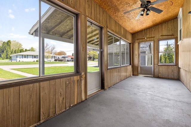 1432 EVANS STREET, Oshkosh, WI 54901