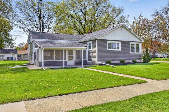1432 EVANS STREET, Oshkosh, WI 54901
