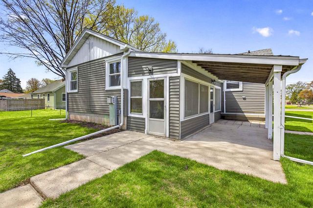 1432 EVANS STREET, Oshkosh, WI 54901