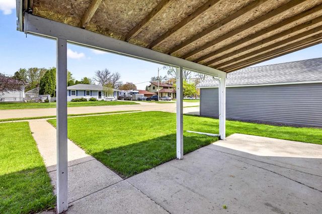 1432 EVANS STREET, Oshkosh, WI 54901