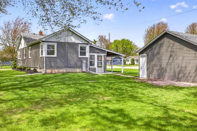 1432 EVANS STREET, Oshkosh, WI 54901