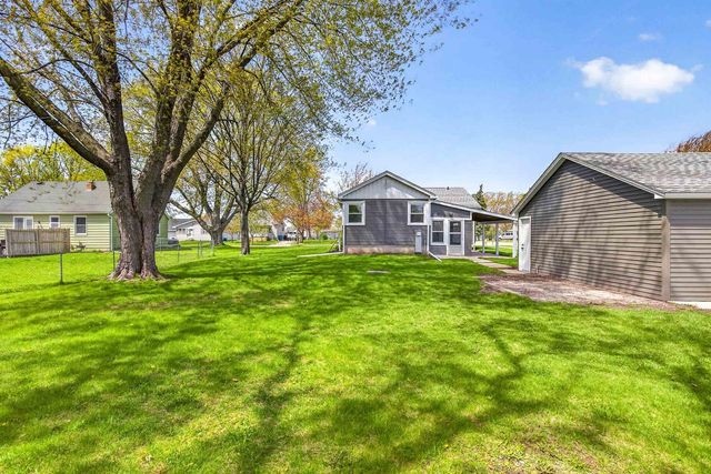 1432 EVANS STREET, Oshkosh, WI 54901