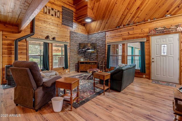 2933 WILDCAT Trail, Overgaard, AZ 85933