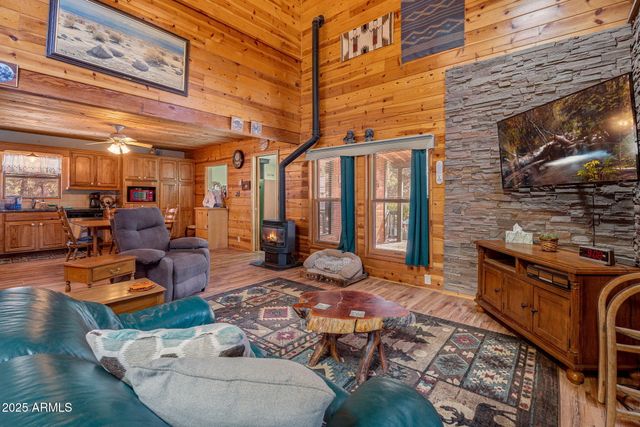 2933 WILDCAT Trail, Overgaard, AZ 85933