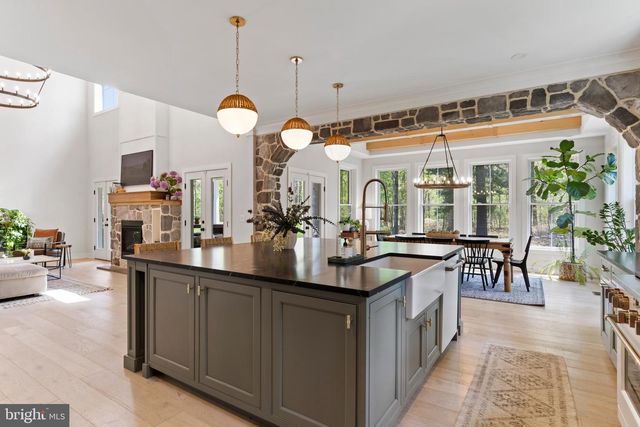 20 BARNITZ WOODS DR, Mount Holly Springs, PA 17065