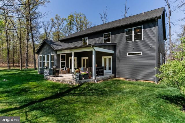 20 BARNITZ WOODS DR, Mount Holly Springs, PA 17065