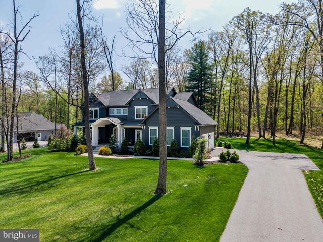 20 BARNITZ WOODS DR, Mount Holly Springs, PA 17065