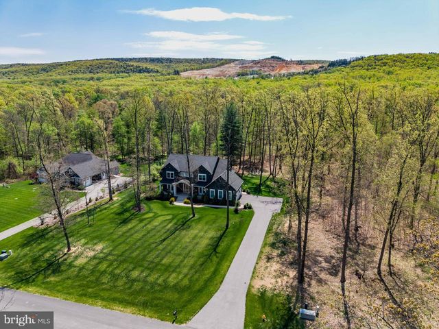 20 BARNITZ WOODS DR, Mount Holly Springs, PA 17065